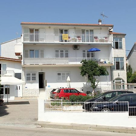 פרימוסטן Apartmani Ljubo מראה חיצוני תמונה