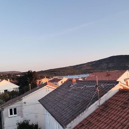 פרימוסטן Apartmani Ljubo מראה חיצוני תמונה