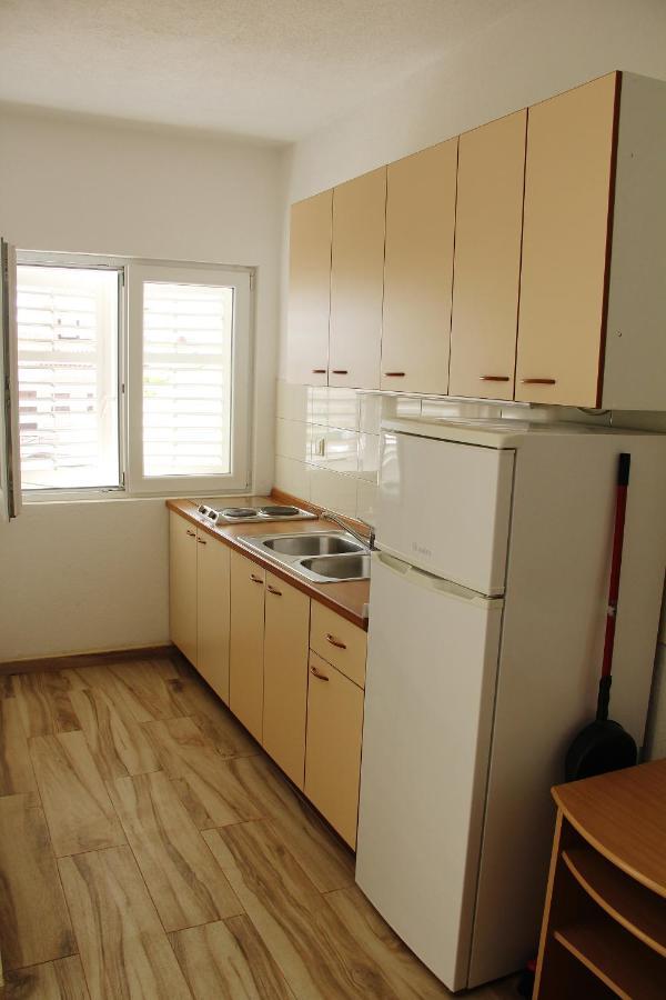 פרימוסטן Apartmani Ljubo מראה חיצוני תמונה