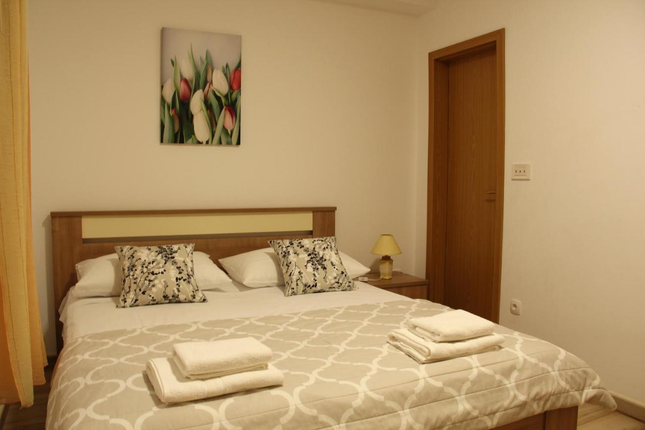 פרימוסטן Apartmani Ljubo מראה חיצוני תמונה