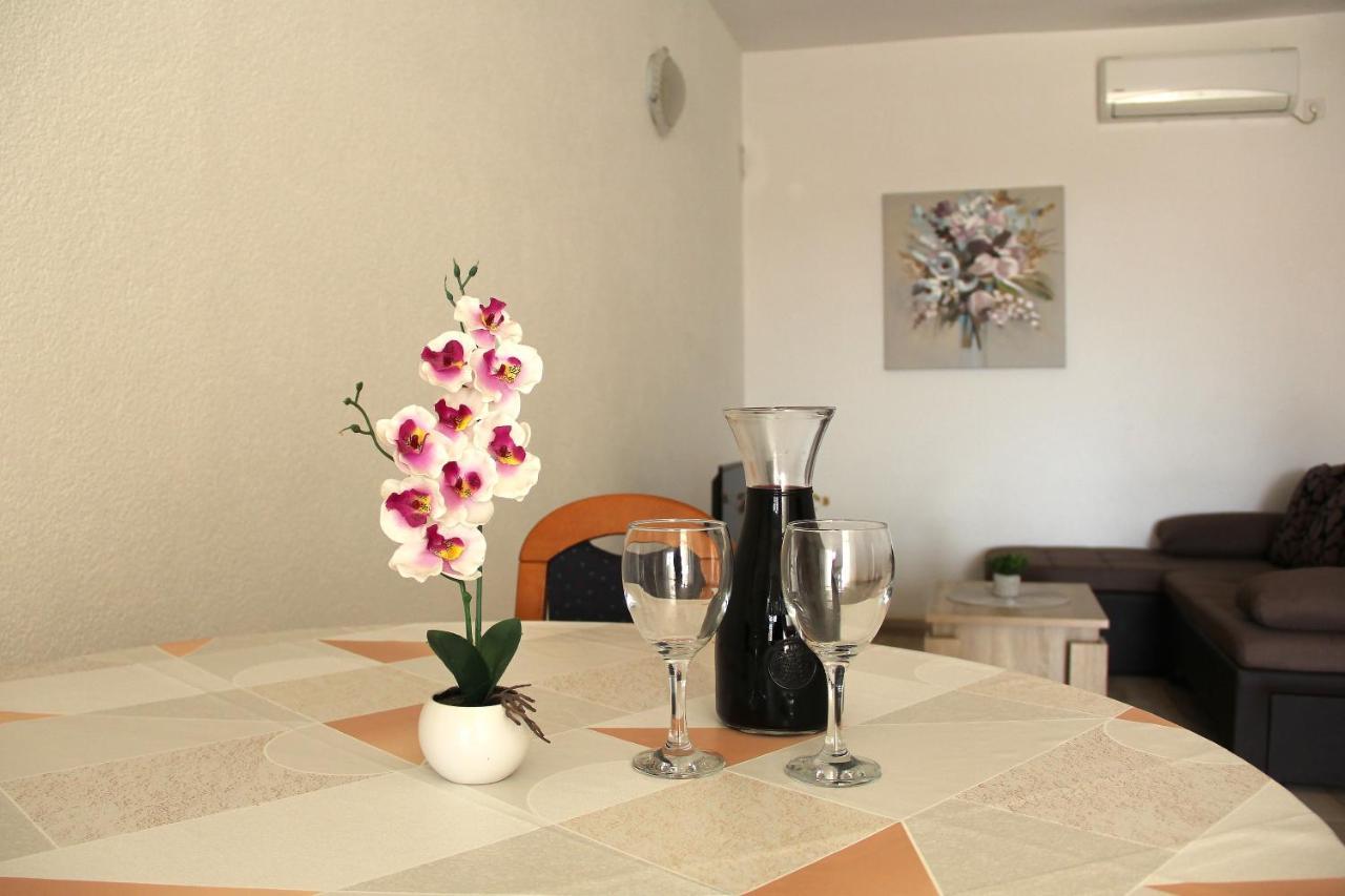 פרימוסטן Apartmani Ljubo מראה חיצוני תמונה
