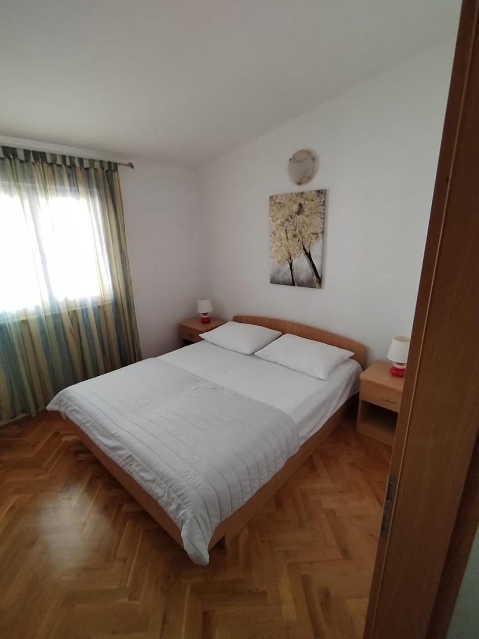פרימוסטן Apartmani Ljubo מראה חיצוני תמונה
