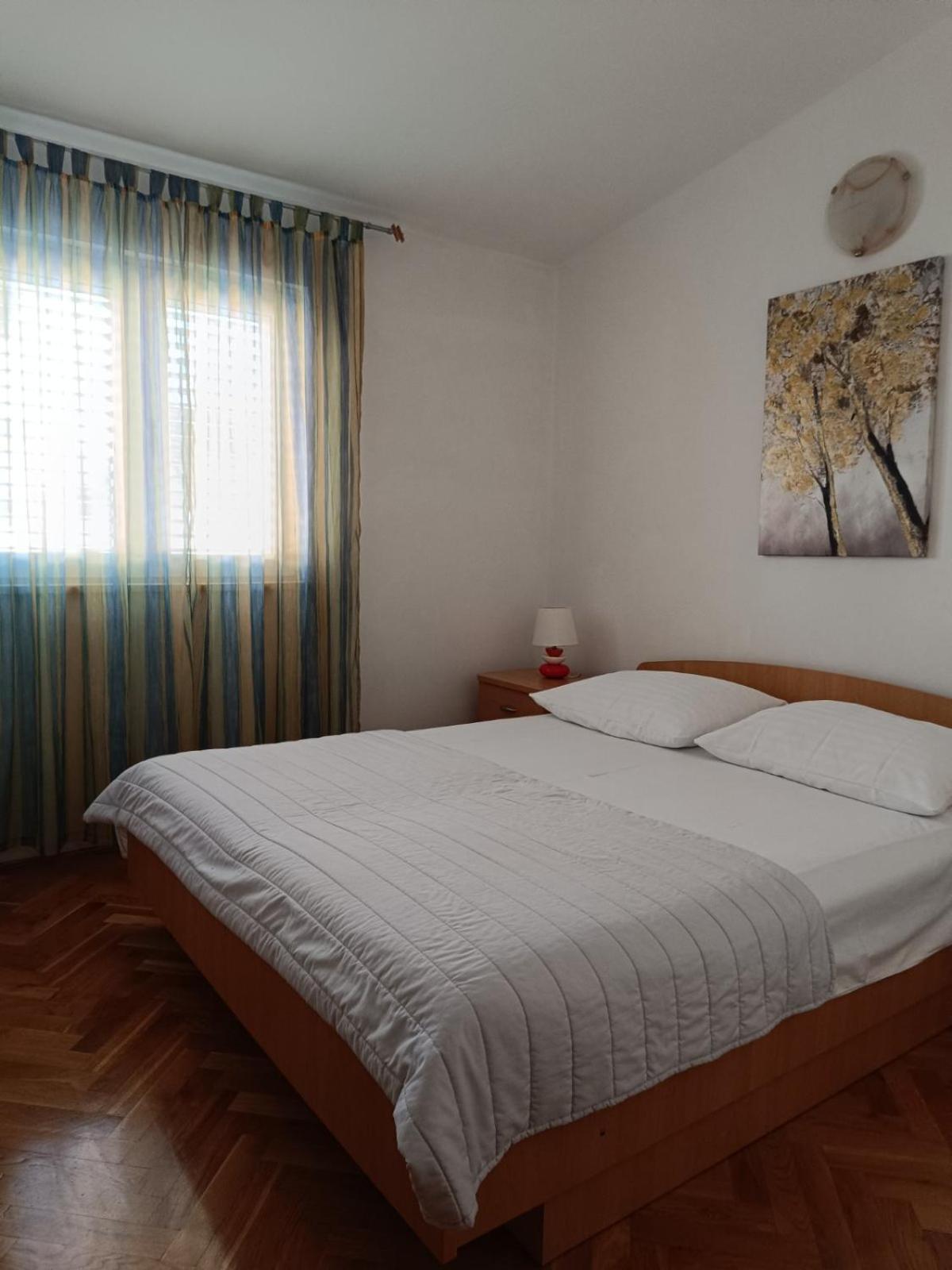 פרימוסטן Apartmani Ljubo מראה חיצוני תמונה