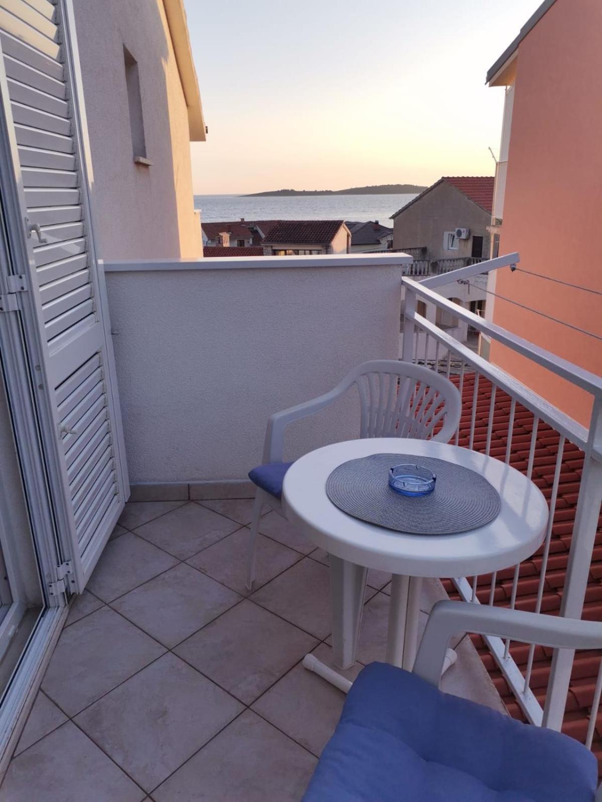 פרימוסטן Apartmani Ljubo מראה חיצוני תמונה