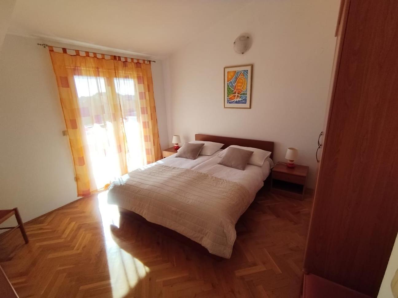 פרימוסטן Apartmani Ljubo מראה חיצוני תמונה