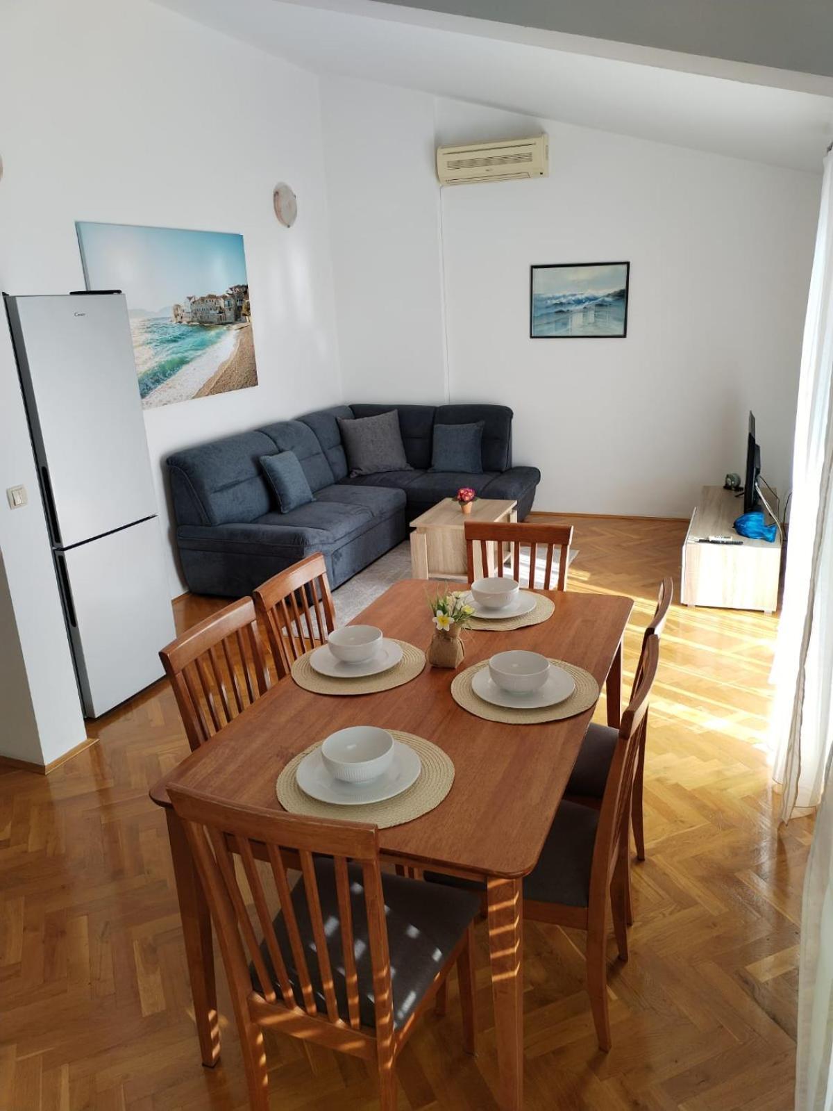 פרימוסטן Apartmani Ljubo מראה חיצוני תמונה