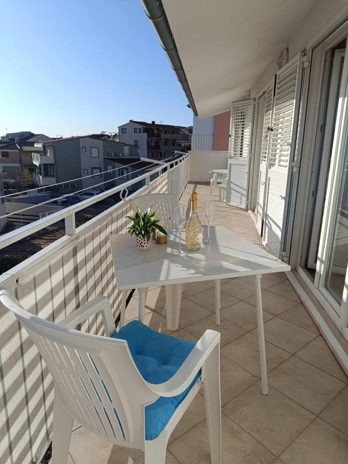 פרימוסטן Apartmani Ljubo מראה חיצוני תמונה